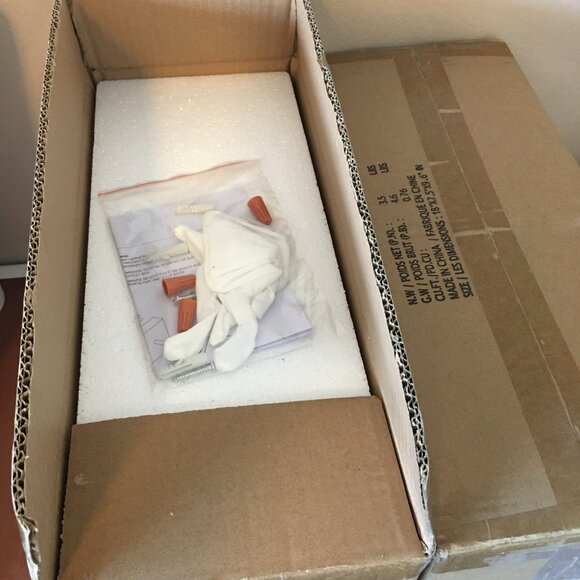 Kinsley Wall Sconce by MATTEO - BRAND NEW IN BOX! 𝟐 𝐚𝐯𝐚𝐢𝐥𝐚𝐛𝐥𝐞 - Picture 7 of 11